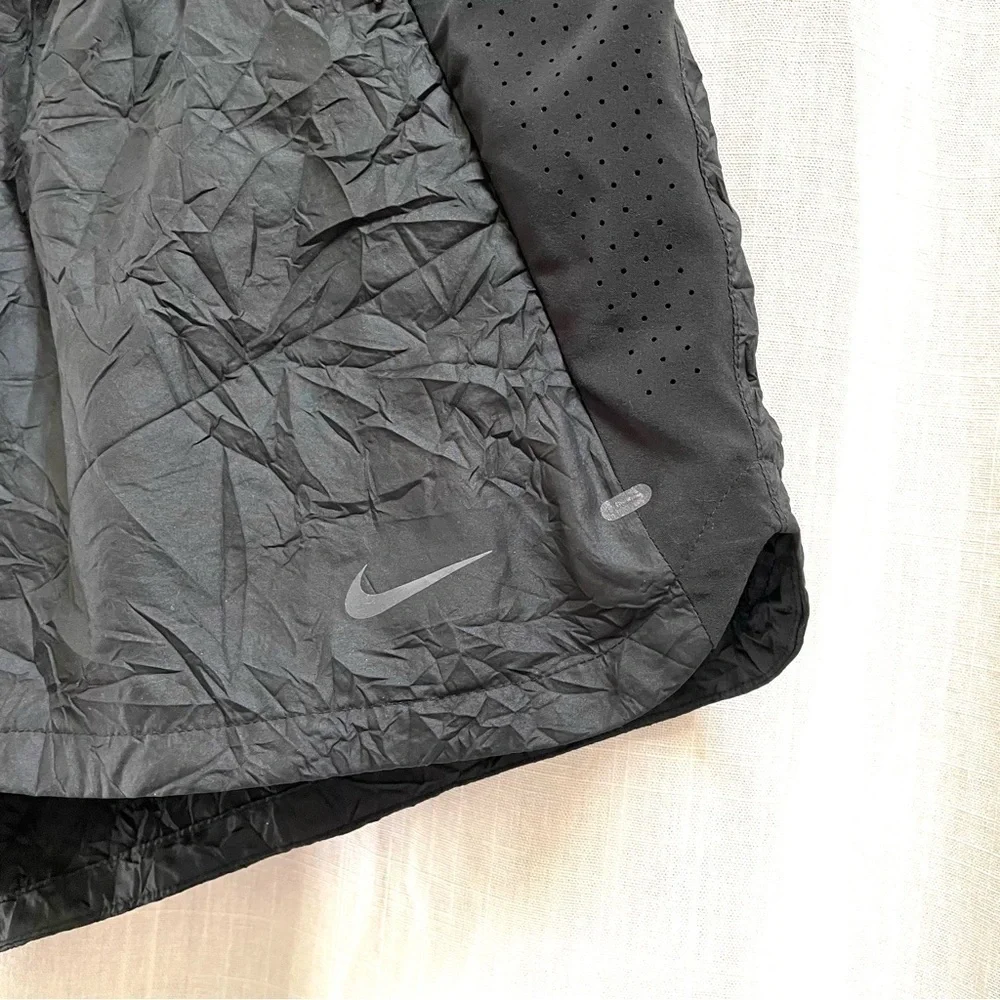 RARE! NIKE Tech Pack Woven Crinkle Shorts Lined in Black size large